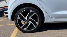 Hyundai i10 1.2 MPi Premium 5dr Petrol Hatchback